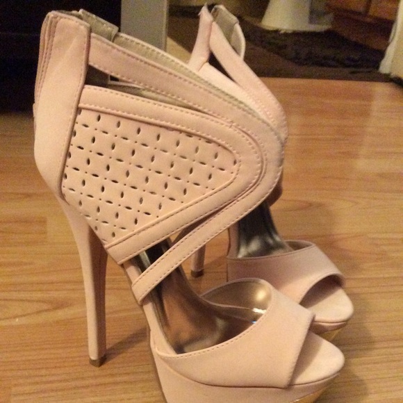 QUIPID Shoes - PEACH OR PINKISH COLOR QUIPID 4 INCH STILLETTO